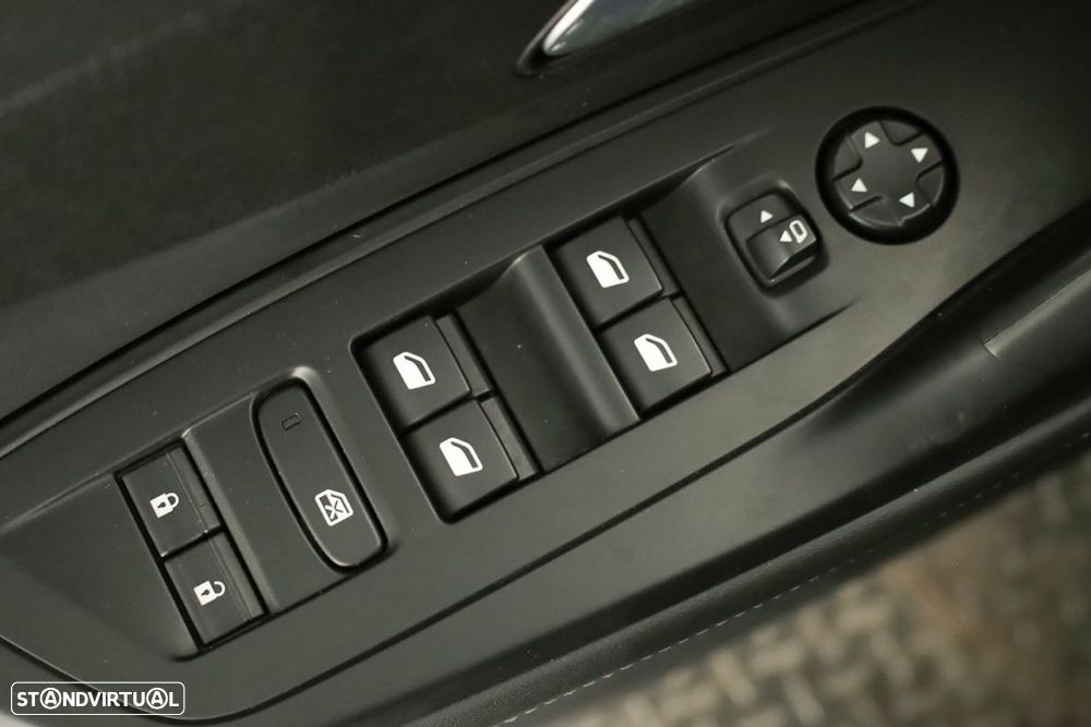 Peugeot 408 1.2 PureTech Allure EAT8 - 21