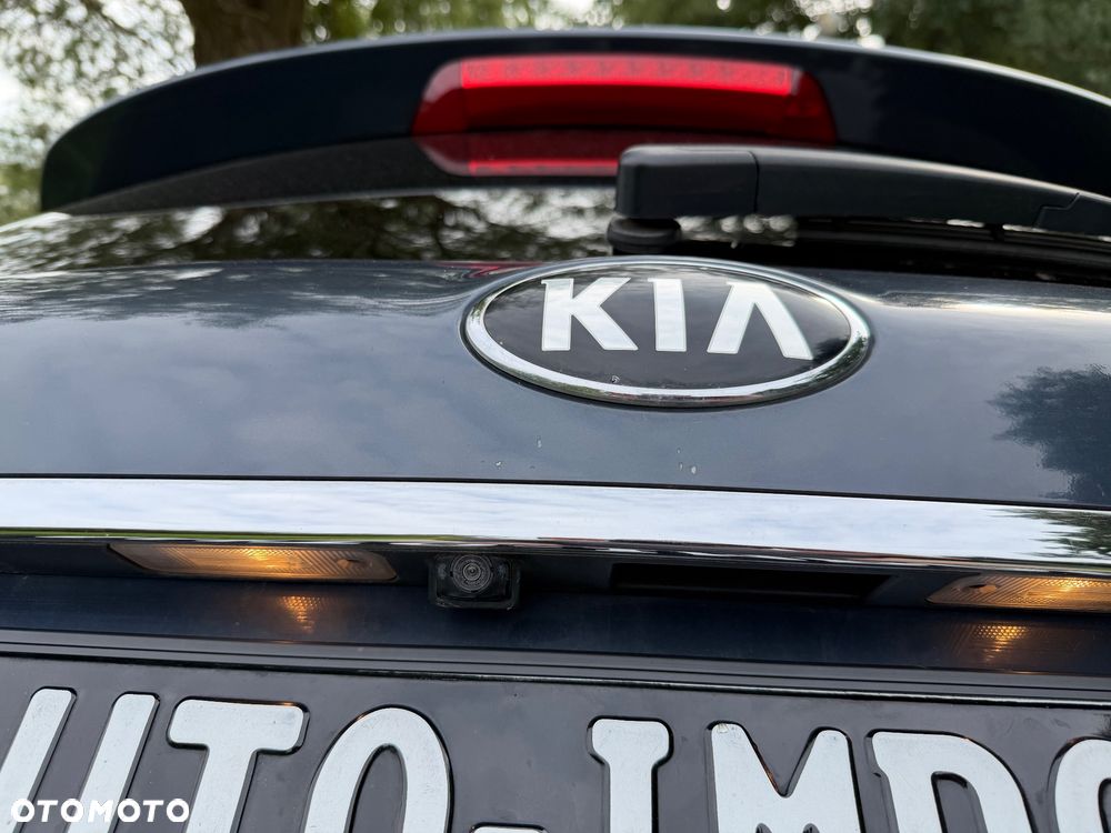 Kia Carens 1.7 CRDi 141 Dream Team Edition - 24