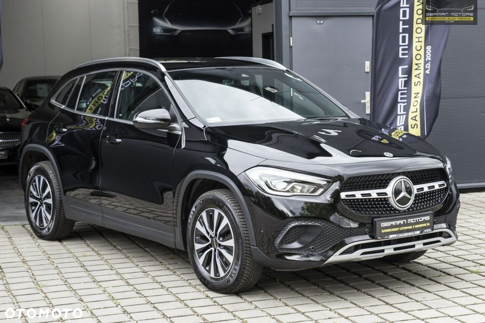 Mercedes-Benz GLA - 12
