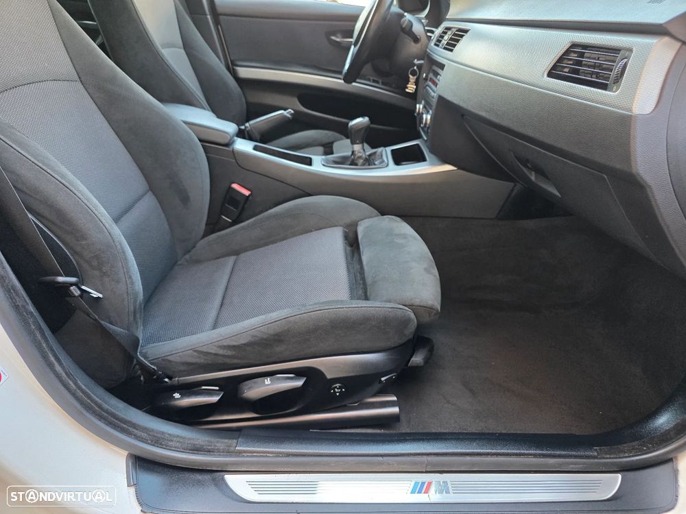 BMW 320 d xDrive - 22