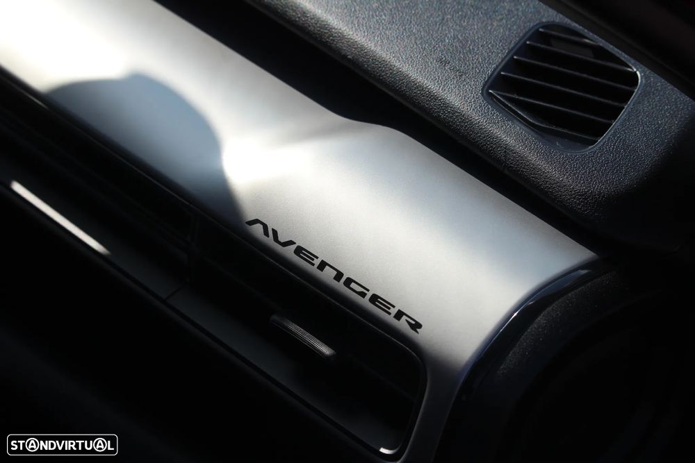 Jeep Avenger 1.2 GSE T3 Summit - 32