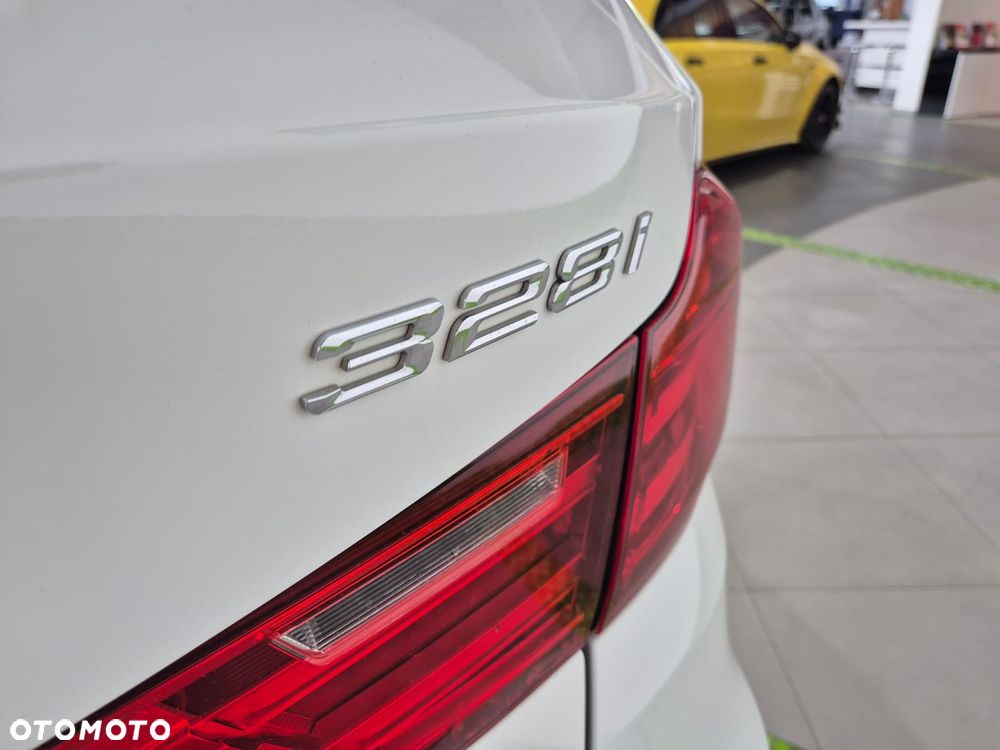 BMW 3GT 328i xDrive Sport-Aut - 15