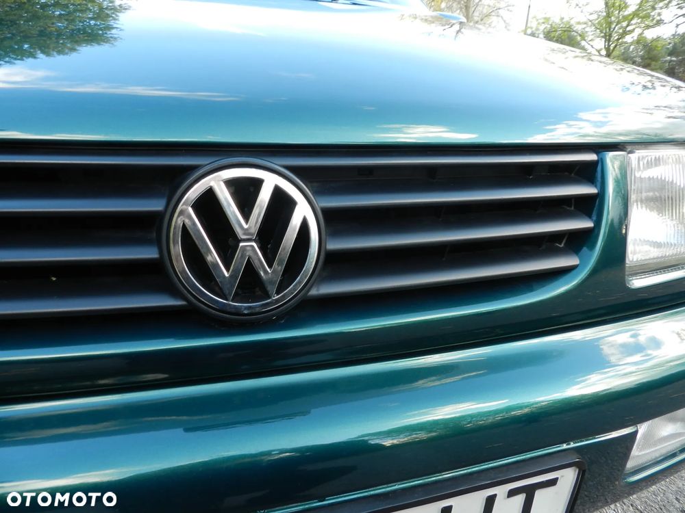 Volkswagen Passat - 14
