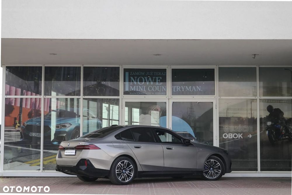 BMW i5 83.9kWh M60 xDrive - 4