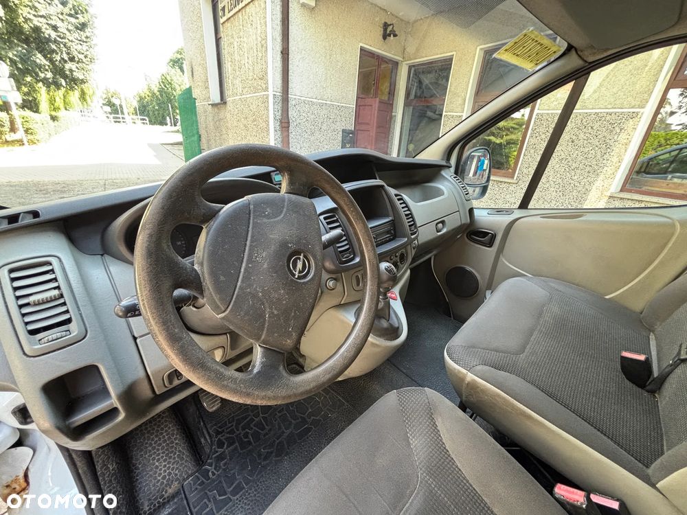 Opel Vivaro - 10