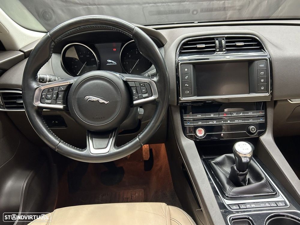 Jaguar F-Pace 2.0 i4D Prestige AWD - 7