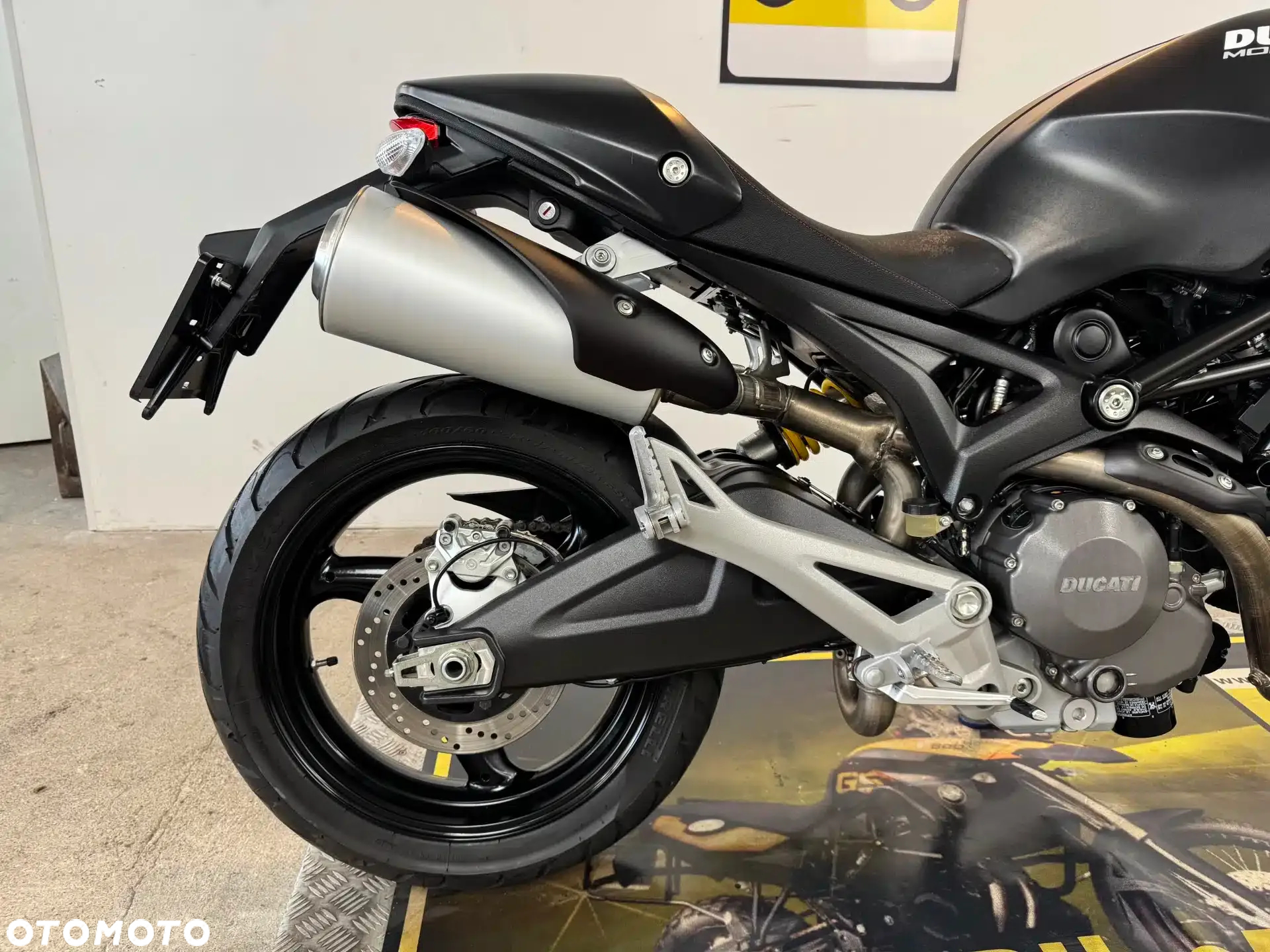 Ducati Monster - 16