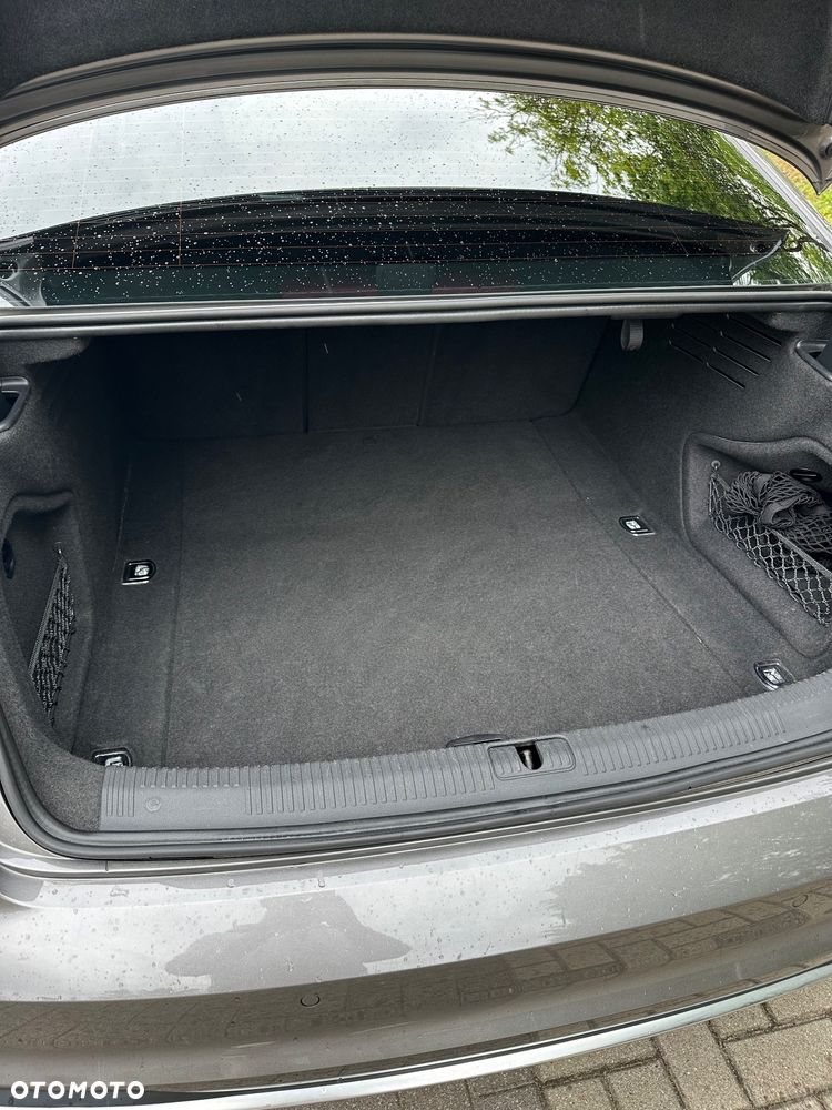 Audi A4 Limousine 35 TFSI S tronic design - 9