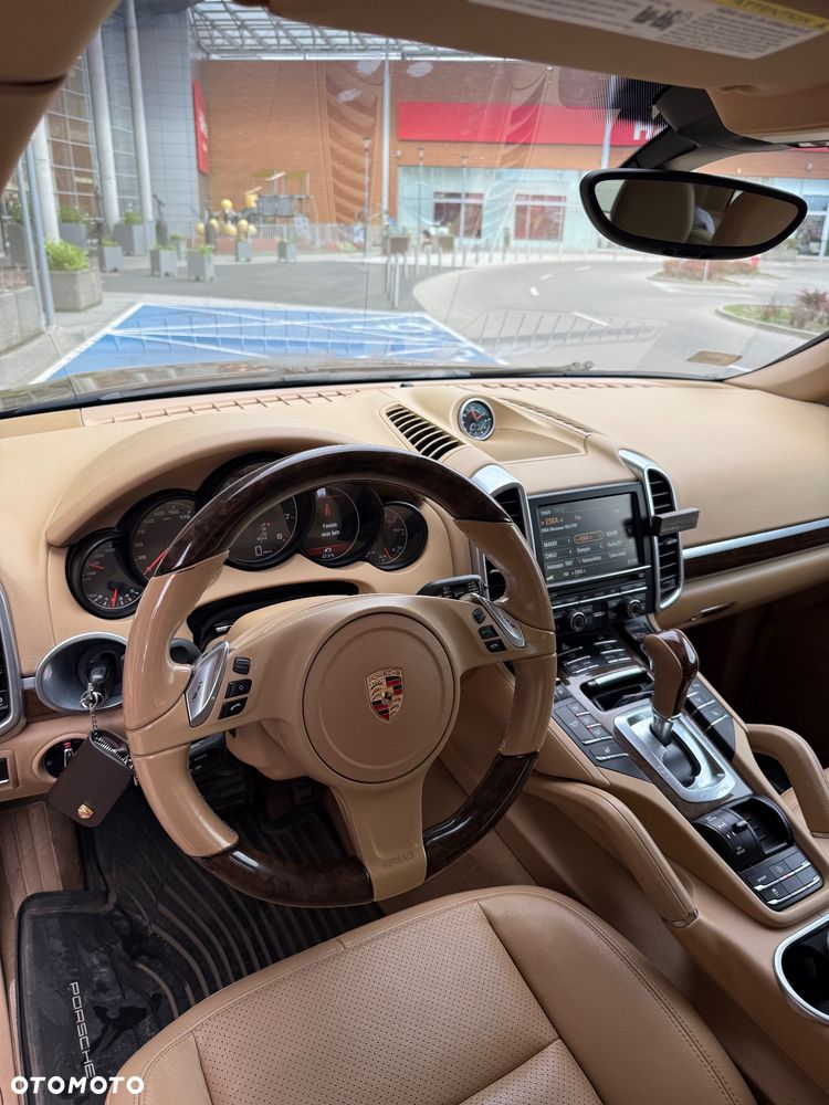 Porsche Cayenne Standard - 2