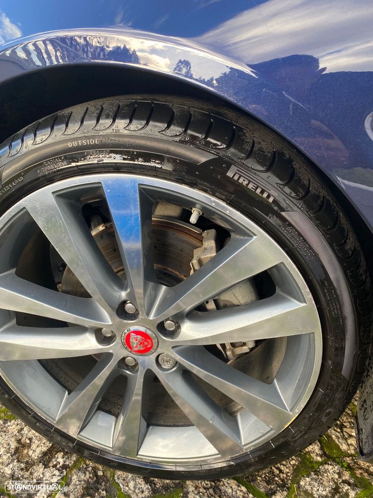 Jaguar XE 2.0 D Prestige Aut. - 24