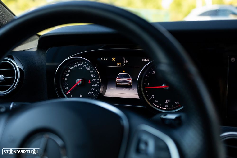 Mercedes-Benz E 220 d 4-Matic All Terrain Avantgarde - 27