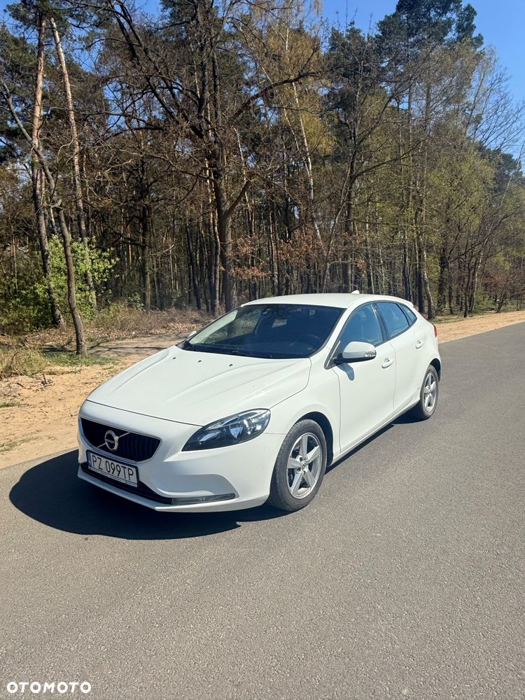 Volvo V40 D2 Drive-E Momentum - 1