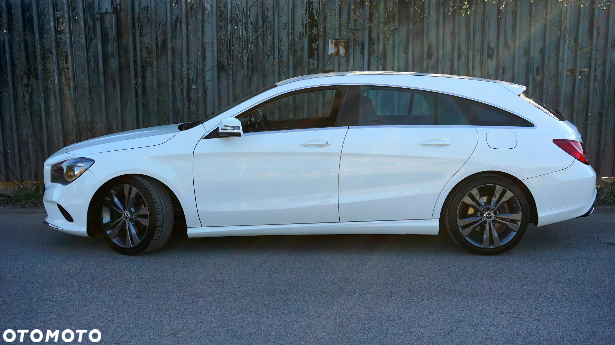 Mercedes-Benz CLA 180 d 7G-DCT - 24