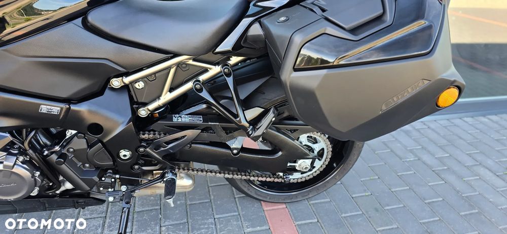 Suzuki GSX - 38