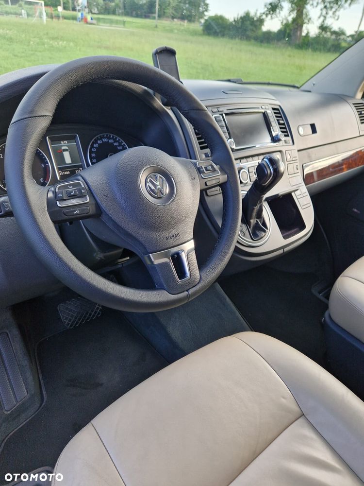 Volkswagen Multivan - 13