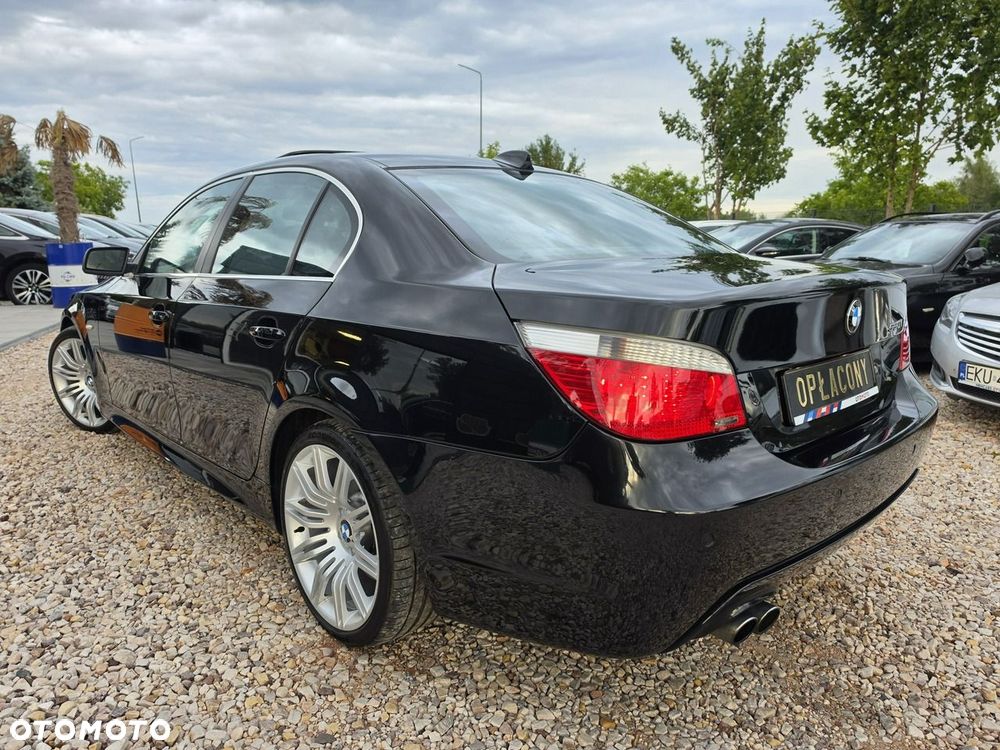 BMW Seria 5 550i - 10