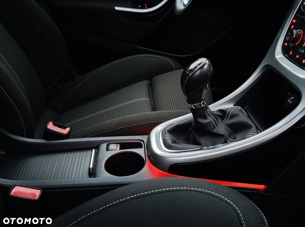 Opel Astra 2.0 CDTI Exklusiv - 32