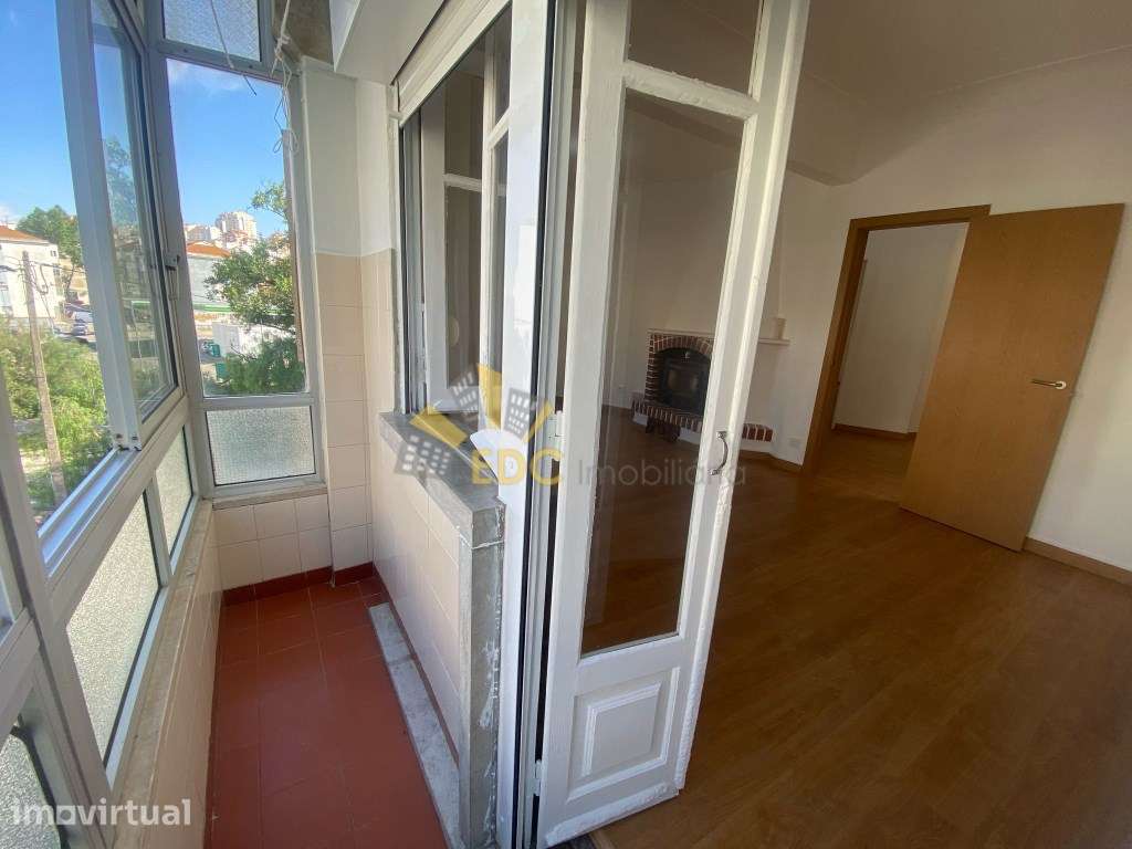 Apartamento T4 com Grande Potencial e Ótima Localização | Localizad... - Grande imagem: 5/36