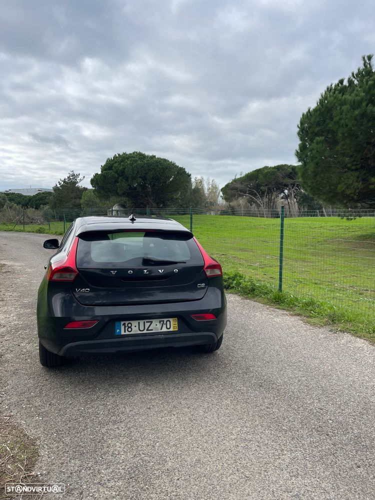 Volvo V40 D2 Momentum - 4
