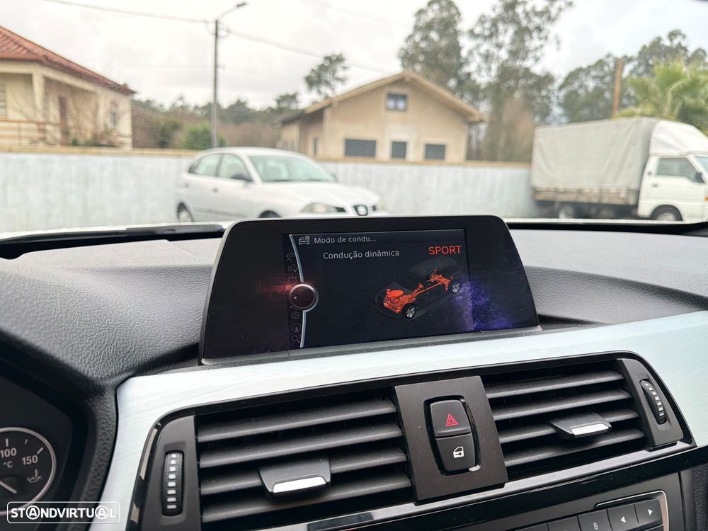 BMW 318 d Pack M - 20