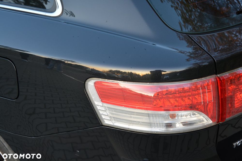 Toyota Avensis 1.8 Sol plus NAVI - 12