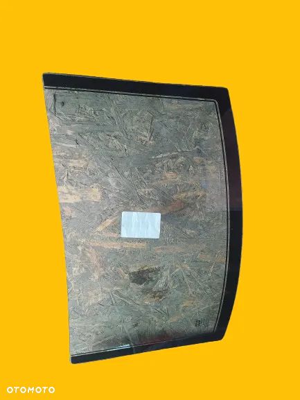 PRZEDNIA DOLNA PRAWA SZYBA JCB FASTRAC 827/30251