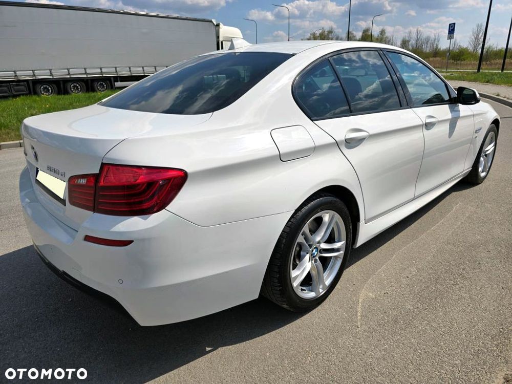 BMW Seria 5 530d xDrive Sport-Aut - 16