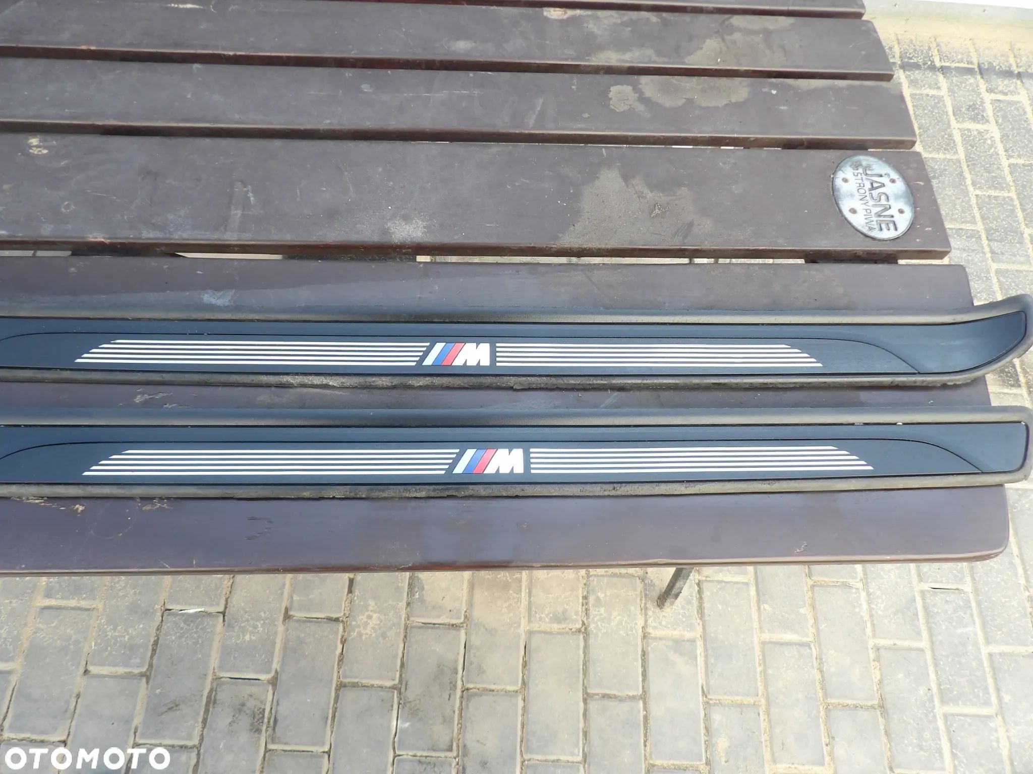 LISTWY NAPROGOWE BMW E81 MPAKIET COUPE STAN ŚREDNI - 1