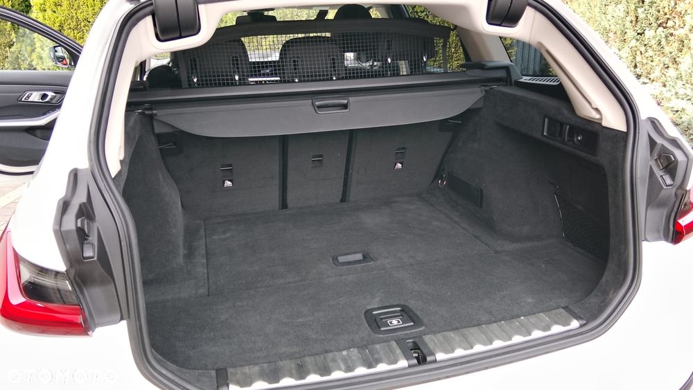 BMW Seria 3 320d Sport Line - 7