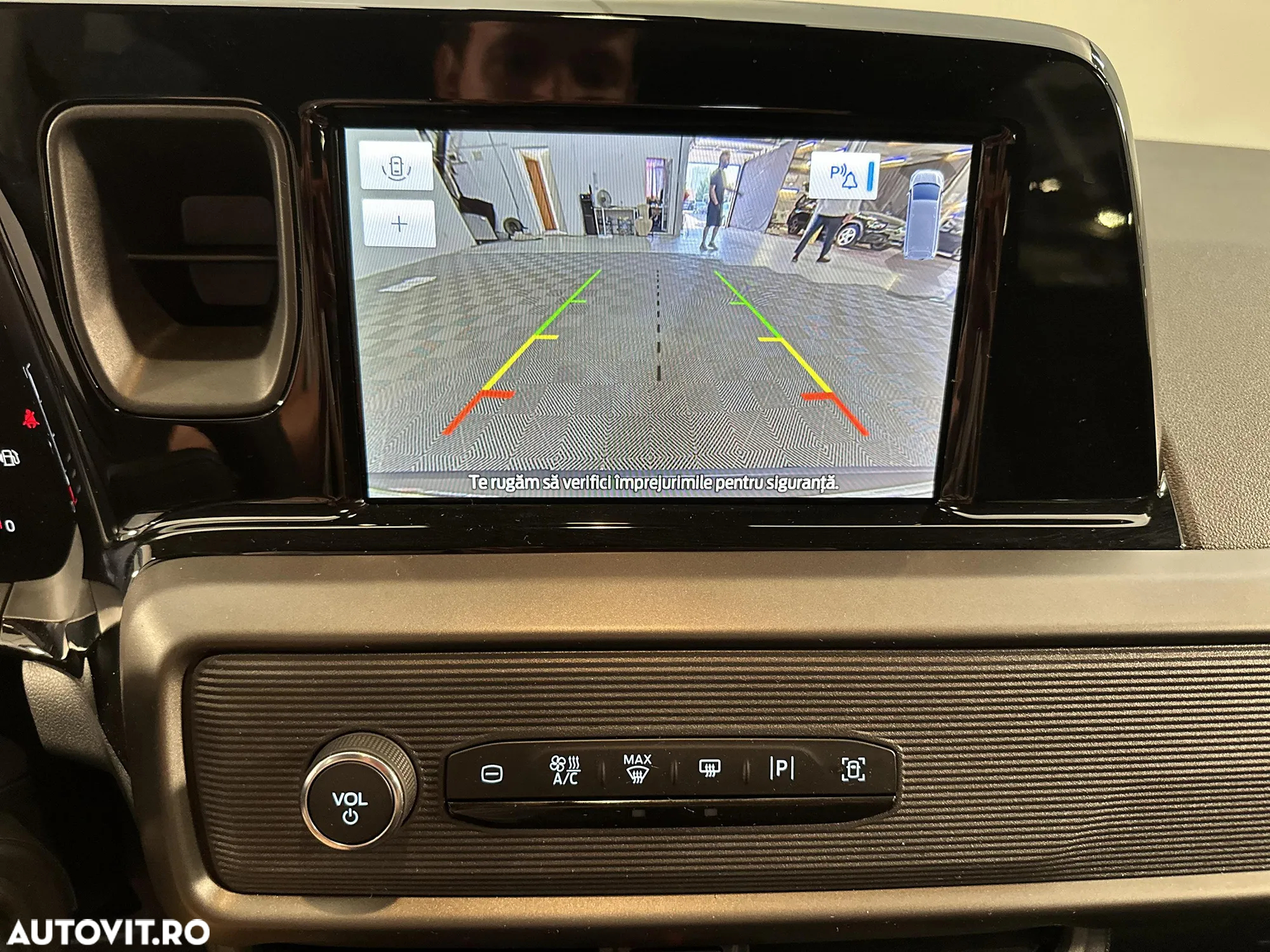 Ford Tourneo Courier - 18