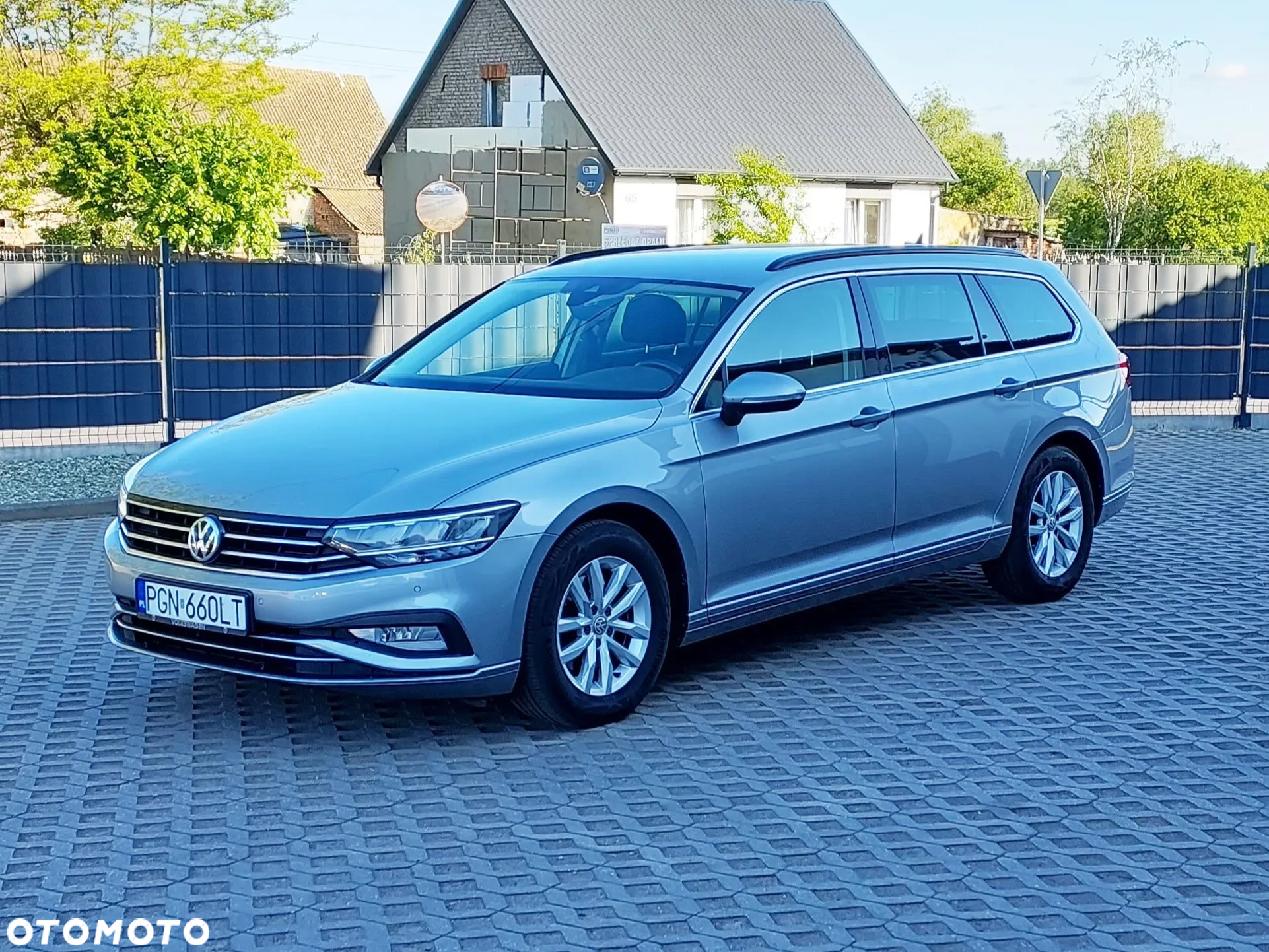 Volkswagen Passat - 2