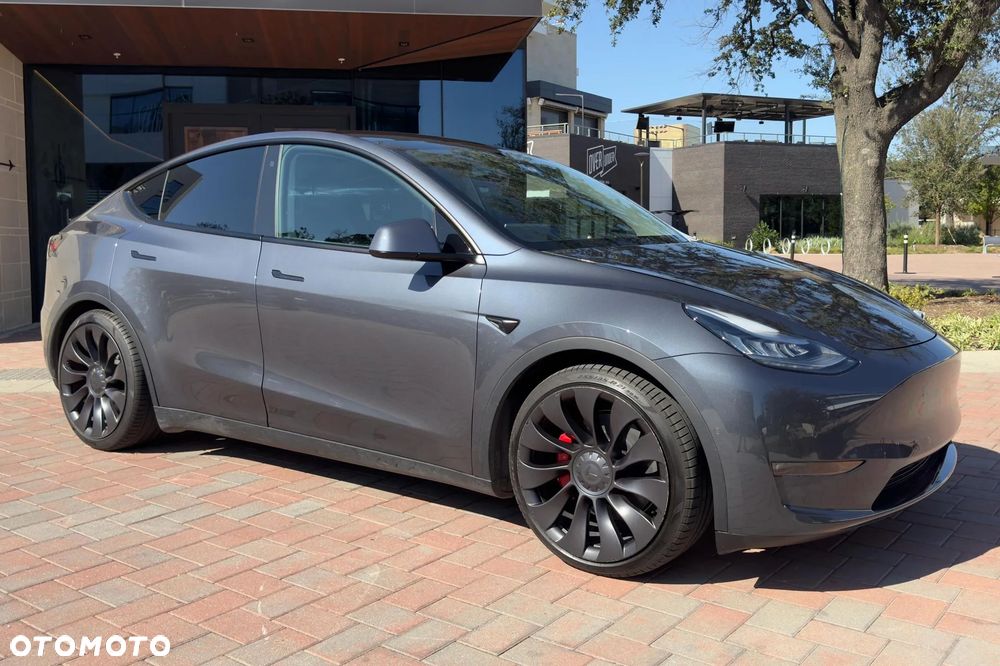 Tesla Model Y Long Range Dual Motor AWD - 1