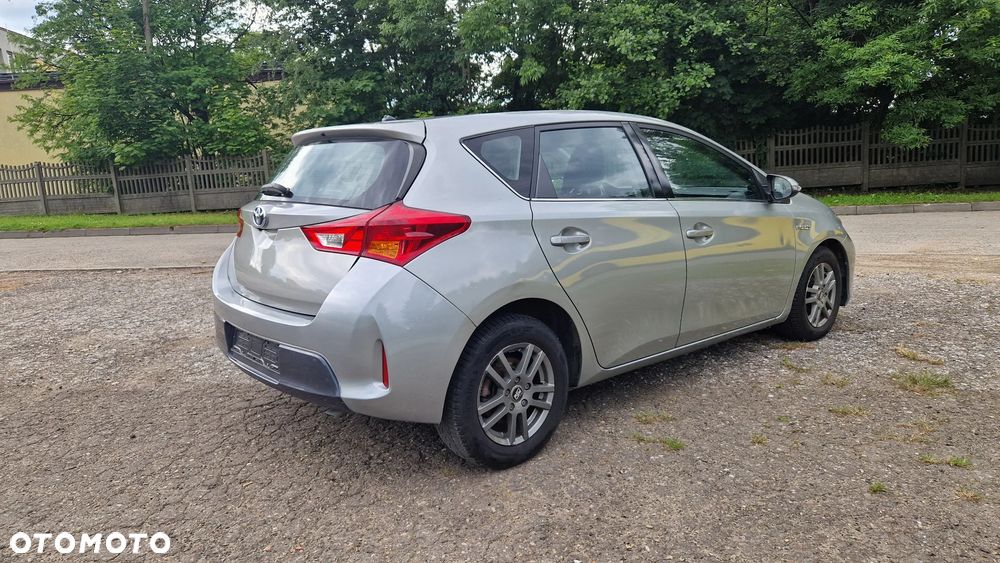 Toyota Auris - 4