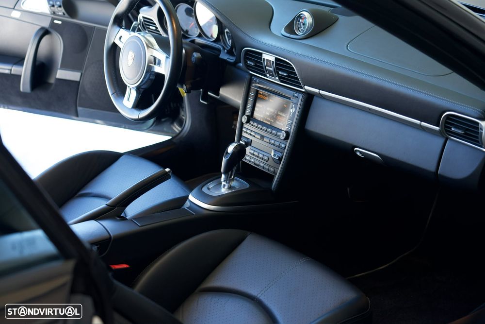 Porsche 911 (997) Carrera GTS PDK - 28