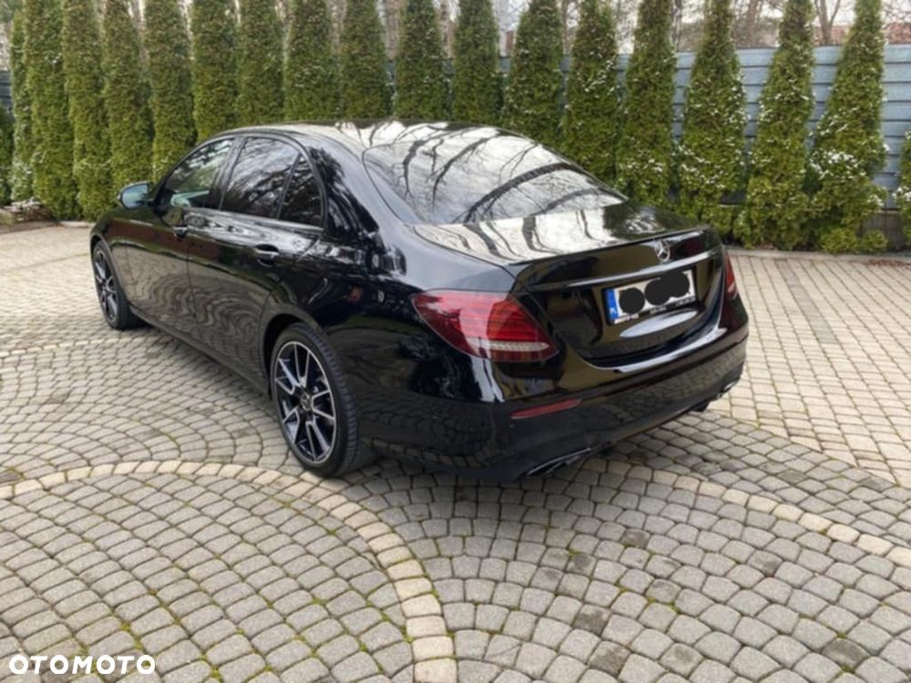 Mercedes-Benz Klasa E 300 9G-TRONIC AMG Line - 12