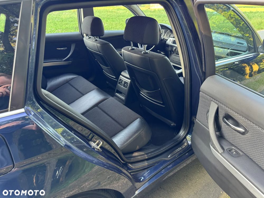 BMW Seria 3 325d - 13