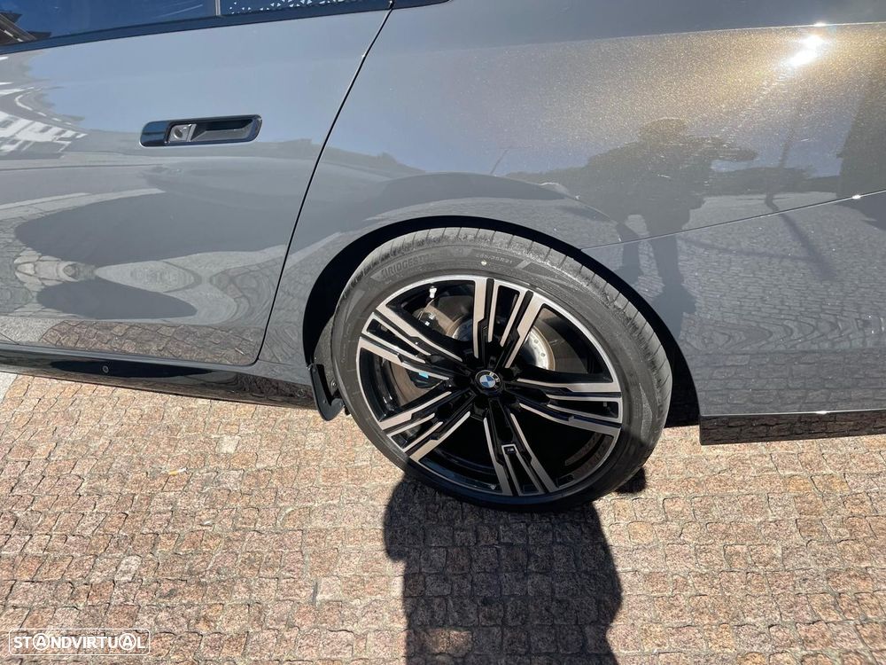 BMW 760 M760e xDrive - 23