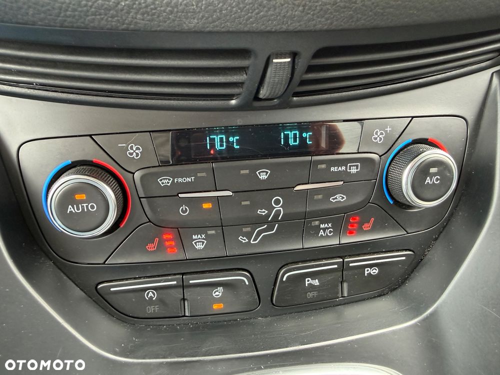 Ford Kuga 1.5 EcoBoost 2x4 Cool & Connect - 17
