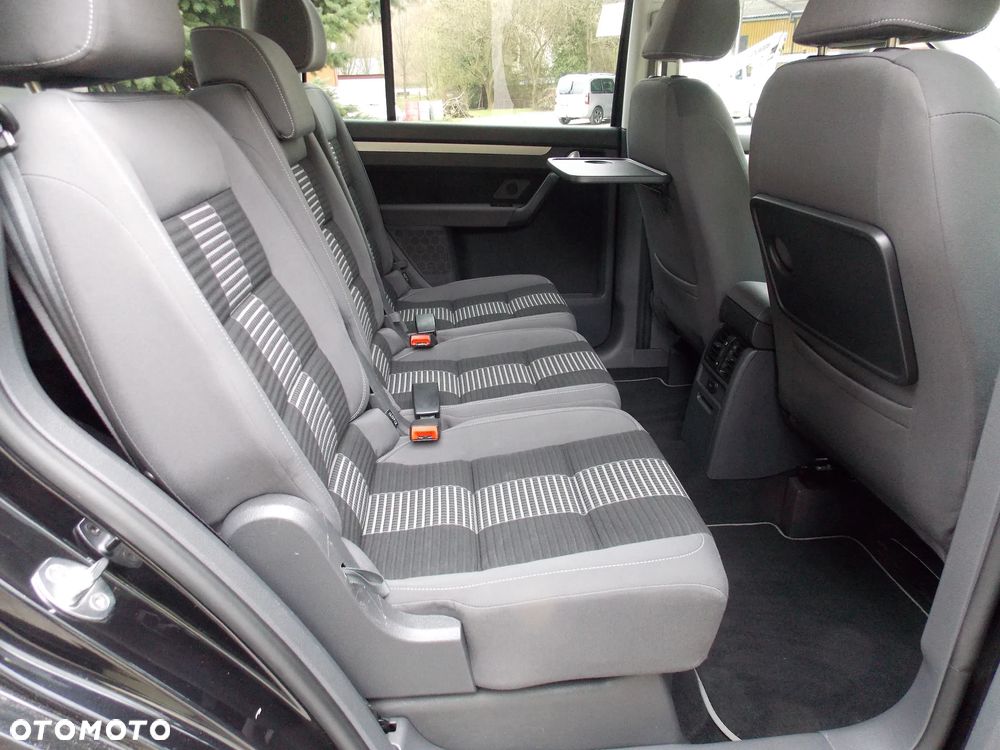 Volkswagen Touran 1.9 TDI DSG United - 11