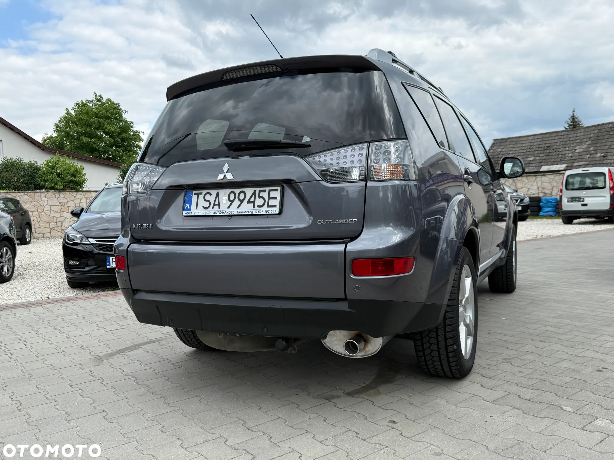 Mitsubishi Outlander 2.4 Intense + - 19