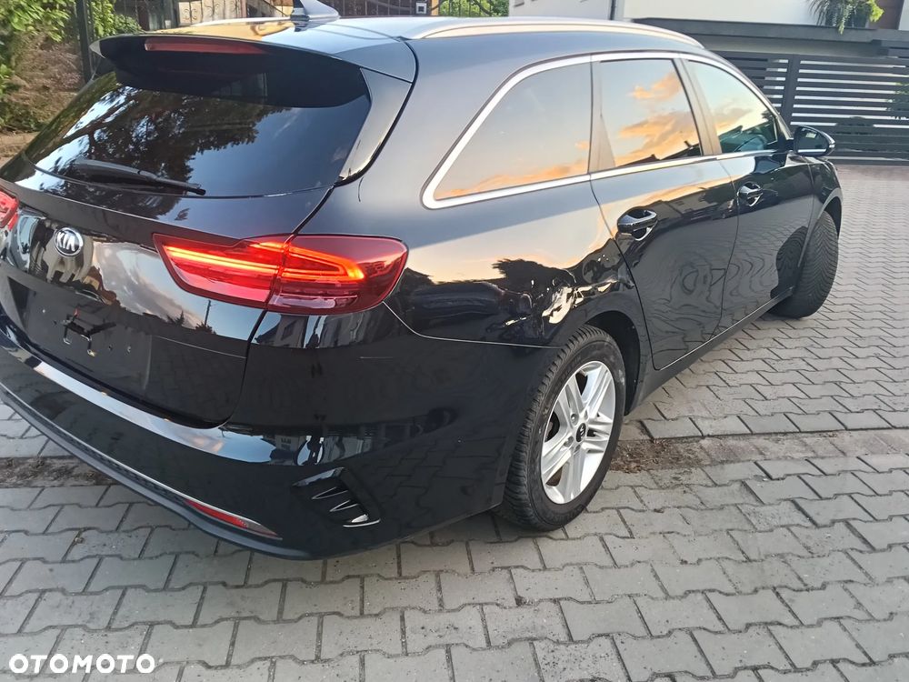 Kia Ceed - 10