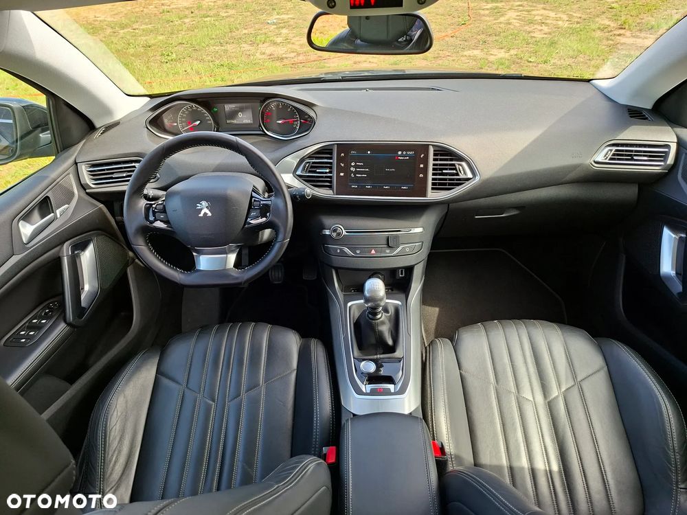 Peugeot 308 1.6 BlueHDi Allure S&S - 18