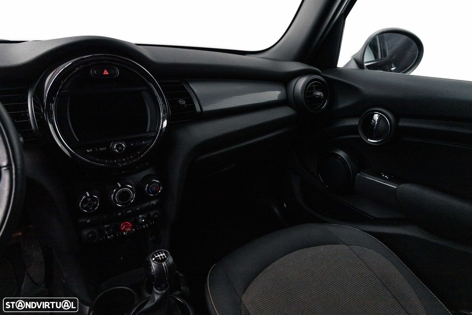 MINI 5 Portas Cooper D - 18