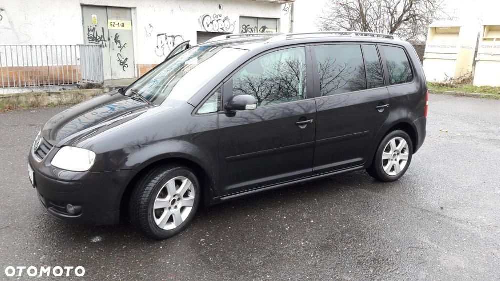 Volkswagen Touran 1.9 TDI Highline - 1