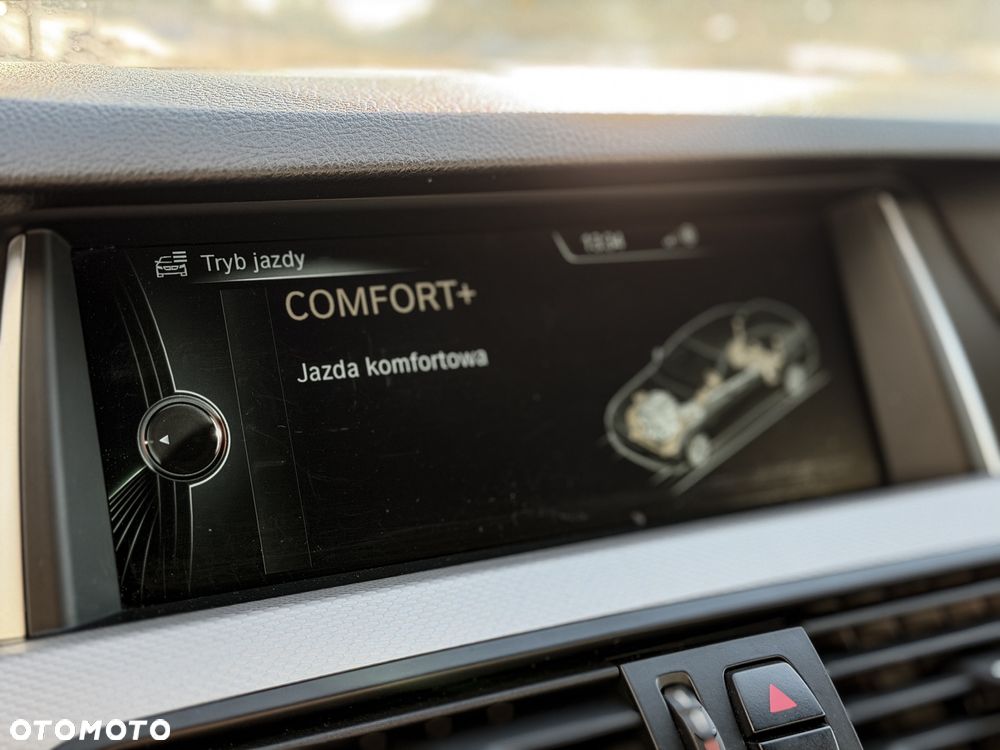 BMW Seria 5 520d xDrive - 22