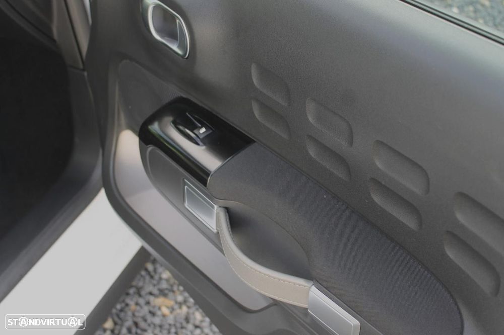 Citroën C3 1.2 PureTech Shine - 26