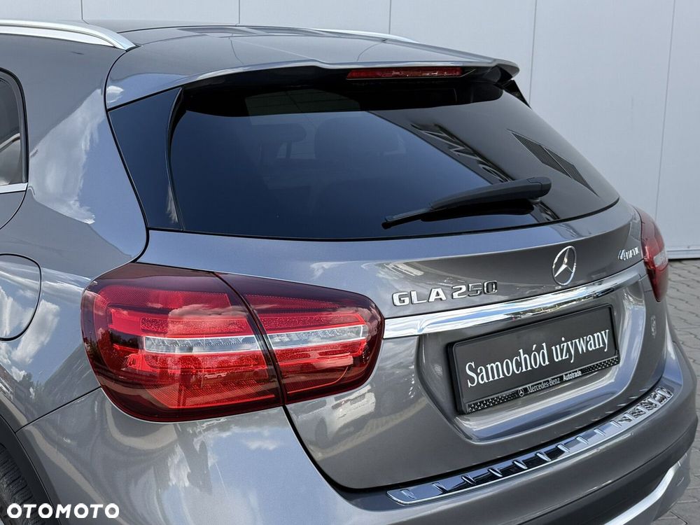 Mercedes-Benz GLA 250 4-Matic - 12