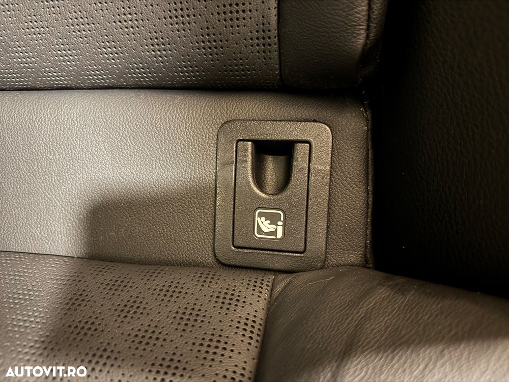 Toyota C-HR Lounge - 36