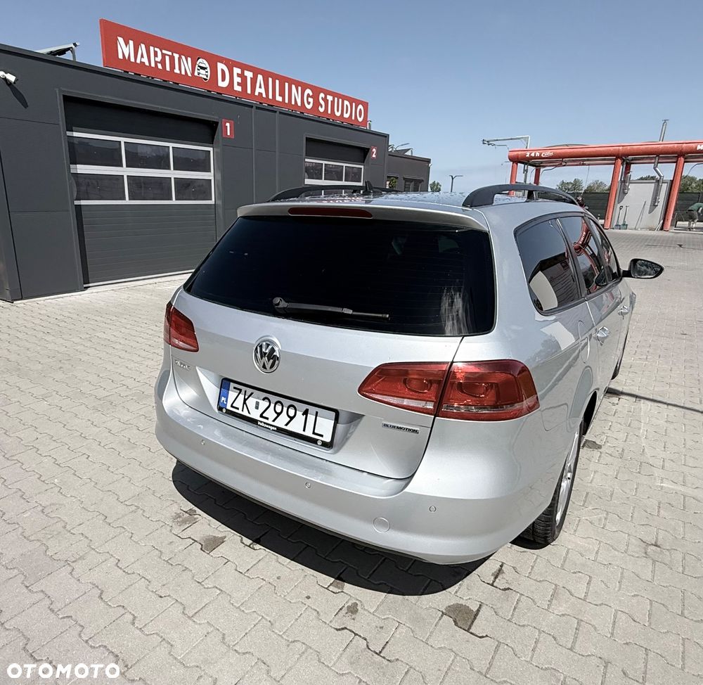 Volkswagen Passat 1.6 TDI Comfortline - 24