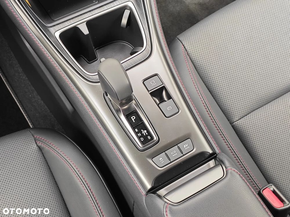 Lexus LBX 1.5 Hybrid Emotion - 21